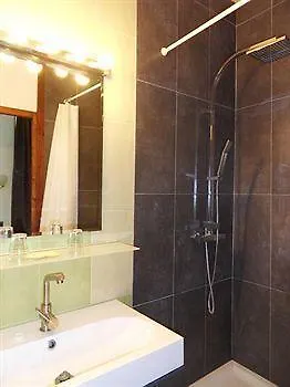 Savoy לה בורגט-דו-לה