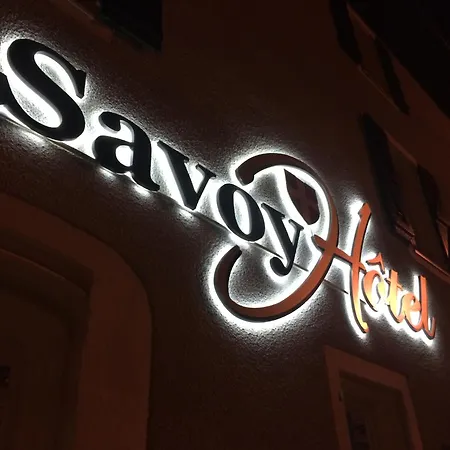 Savoy 3* לה בורגט-דו-לה