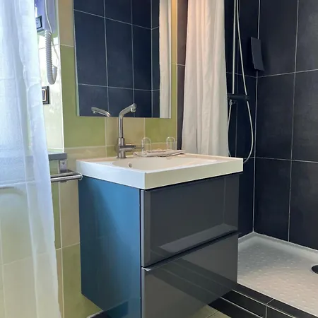 Hotel Savoy Le Bourget-du-Lac