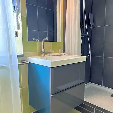 Hotel Savoy Le Bourget-du-Lac