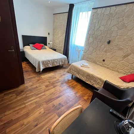 Hotel Savoy 3*
