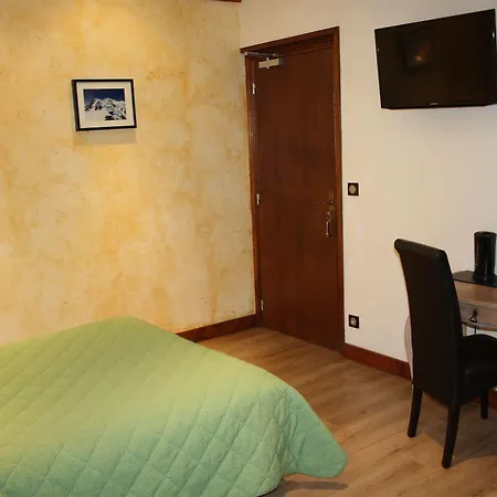 Savoy Hotel 3*